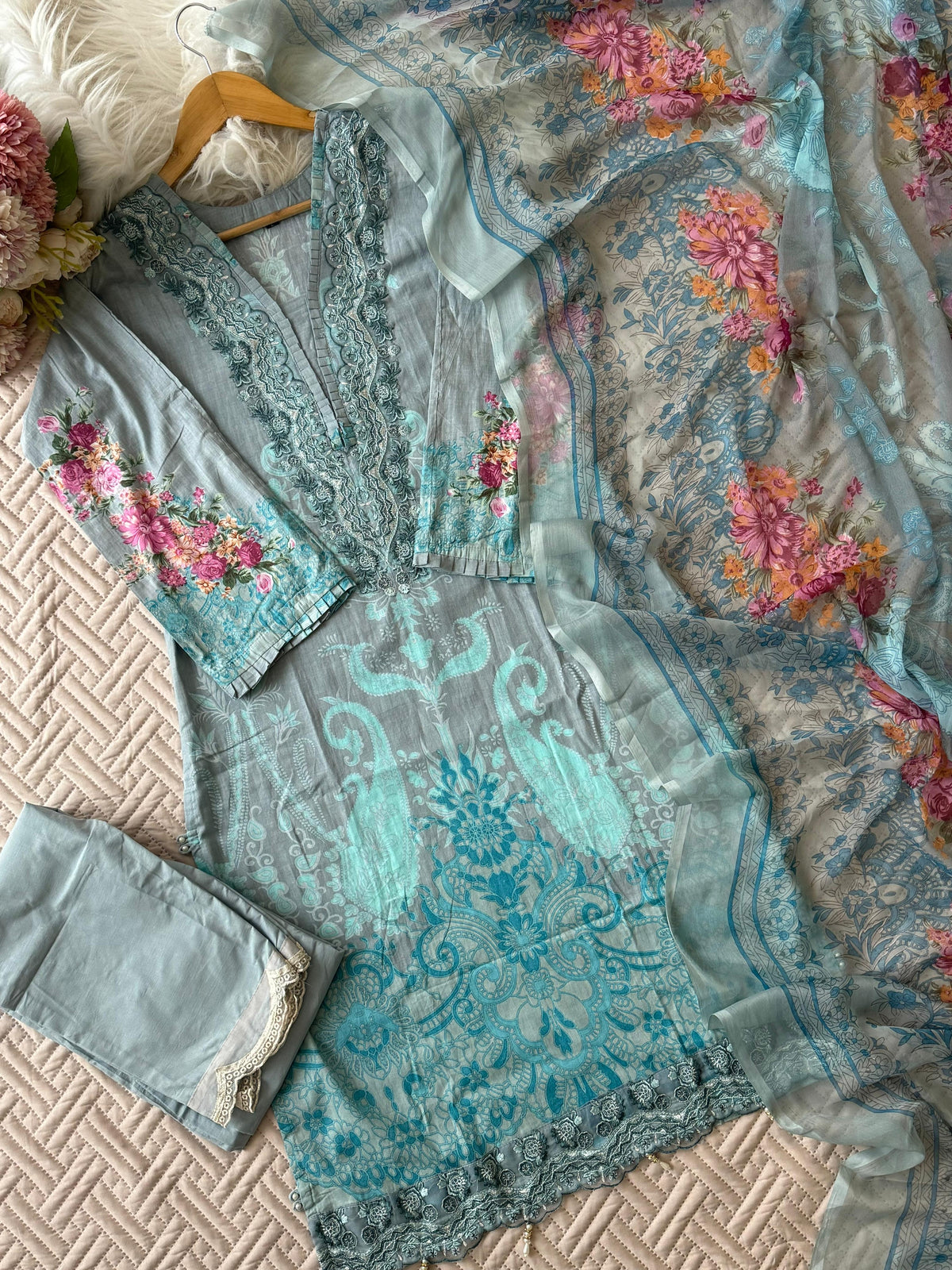 Blue Embroidery Detailed Floral Suit