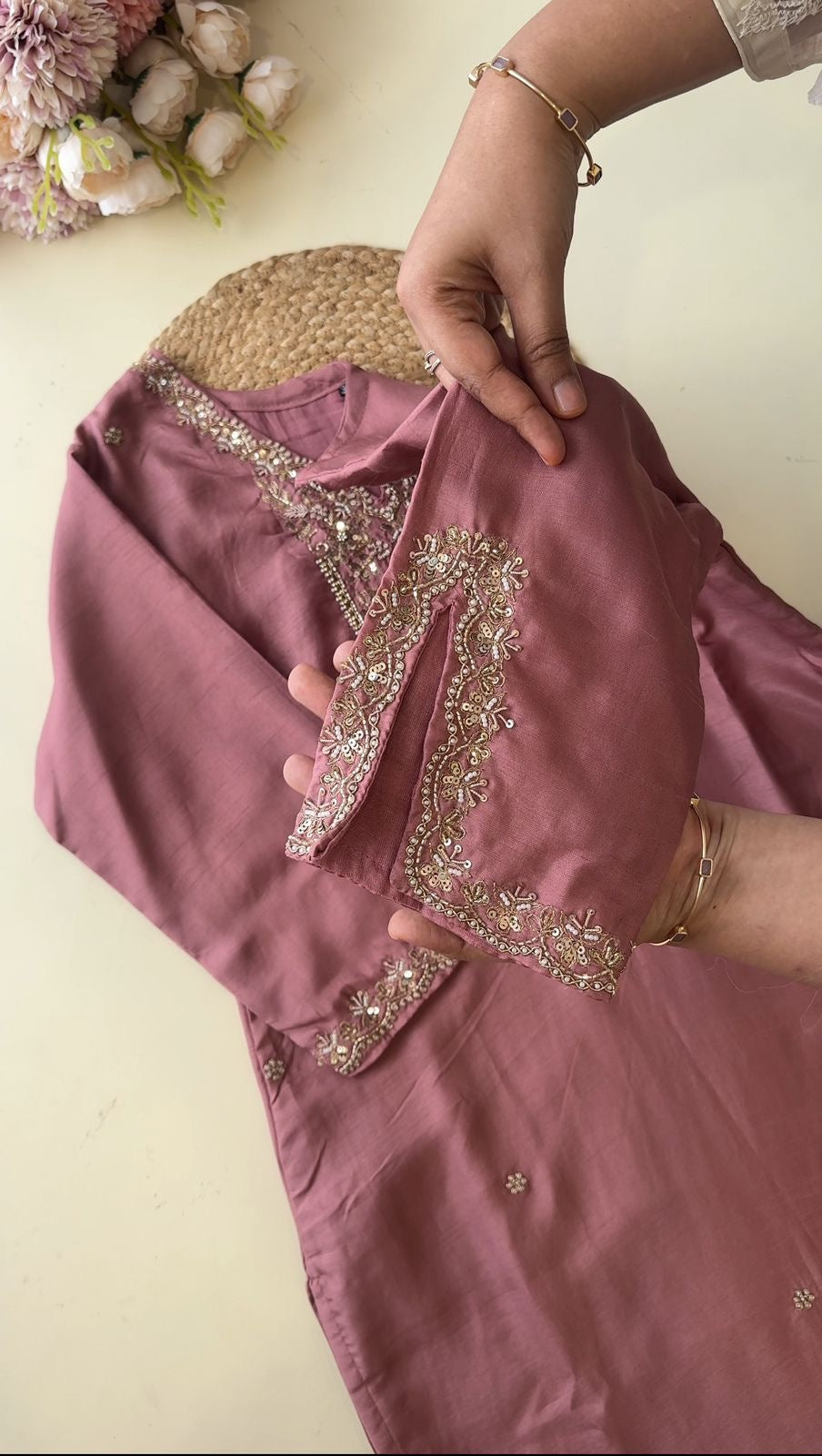 Russian silk Hand detailed suit with organza scalloped dupatta8909