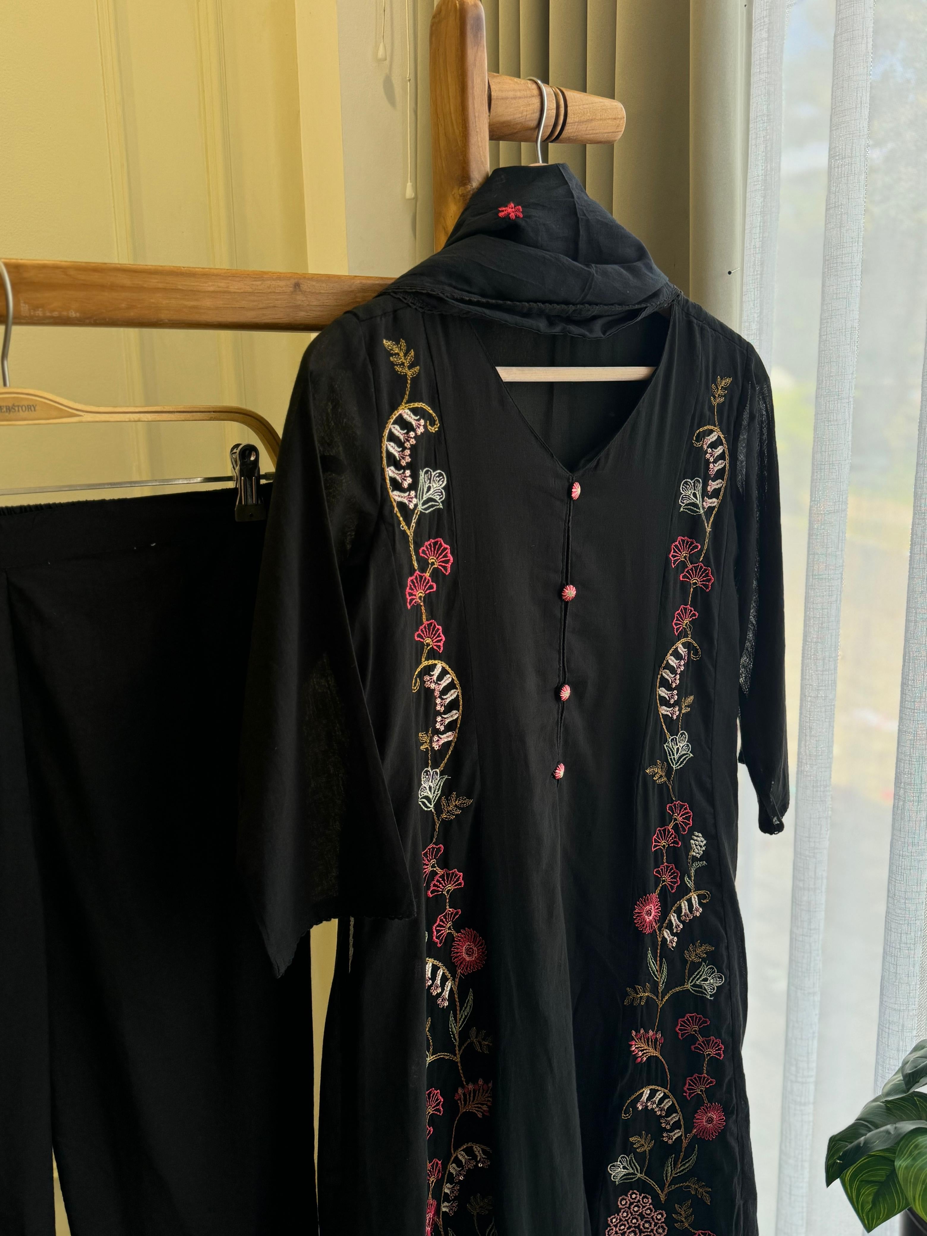 Hand Embroidery Cotton Panel Cut Cotton Suit