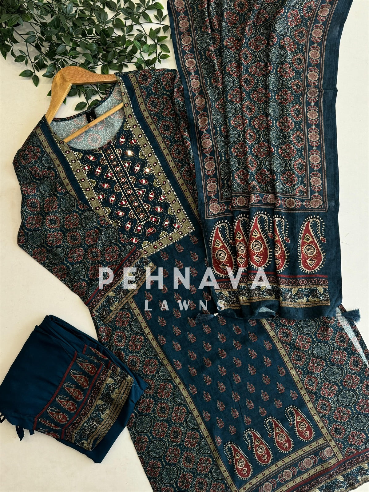 Classic Muslin Printed Ethnic Ensemble - Pehnava Lawns