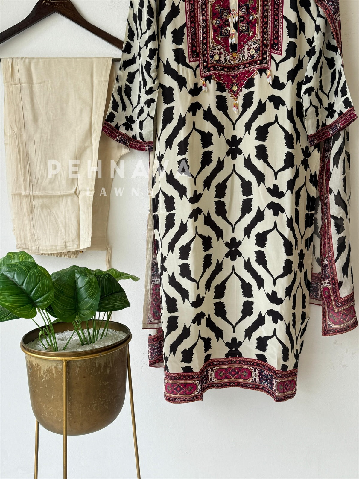 Printed Crepe Kurtha Ensemble-4080 - Pehnava Lawns