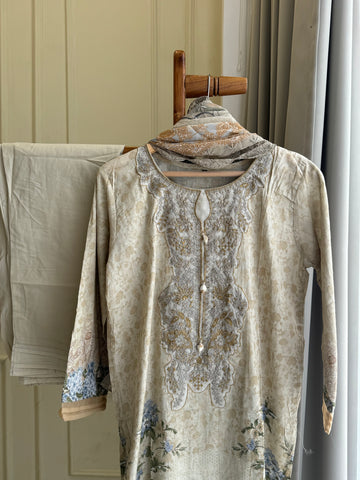 Pakistani printed suit ft-Cutwork embroidered dupatta-03
