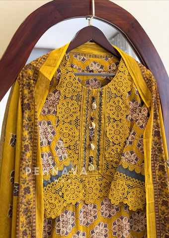 Lace Trimmed Printed Suit Set 253