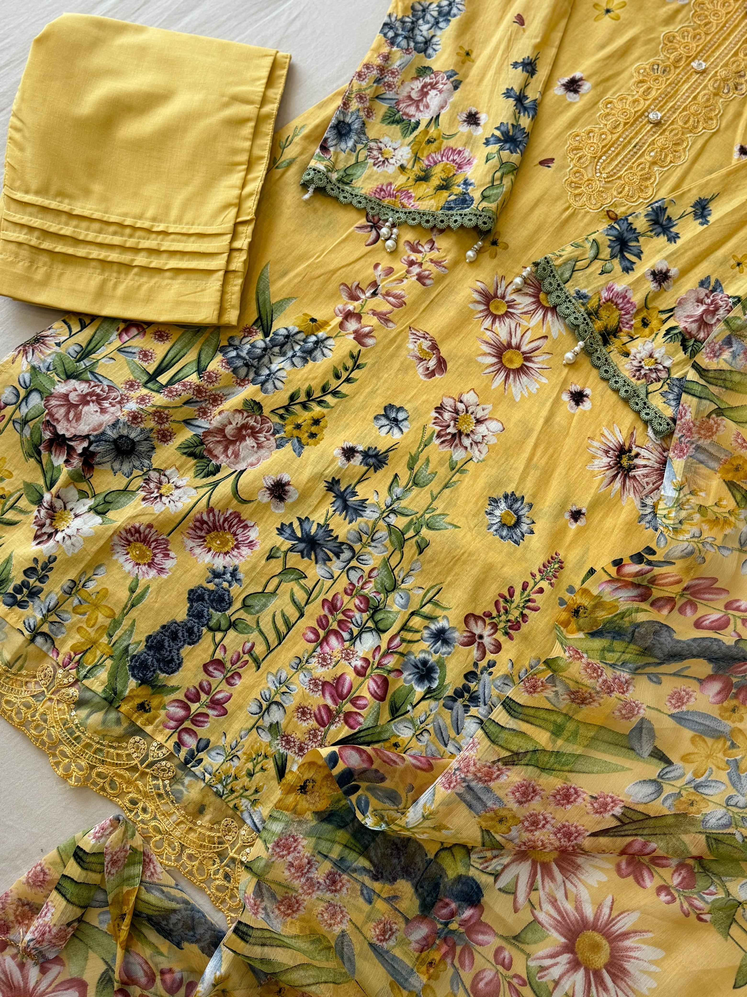 Cotton casual suit with pure chiffon dupatta 1353B - Pehnava Lawns