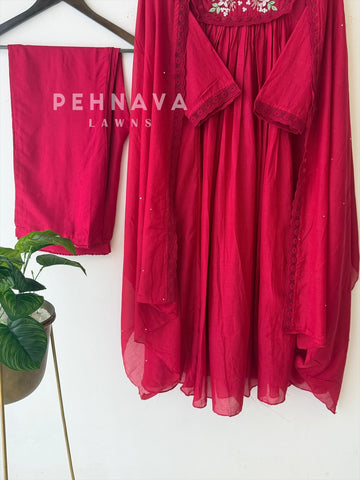 Lace‑Trimmed Embroidered Ensemble