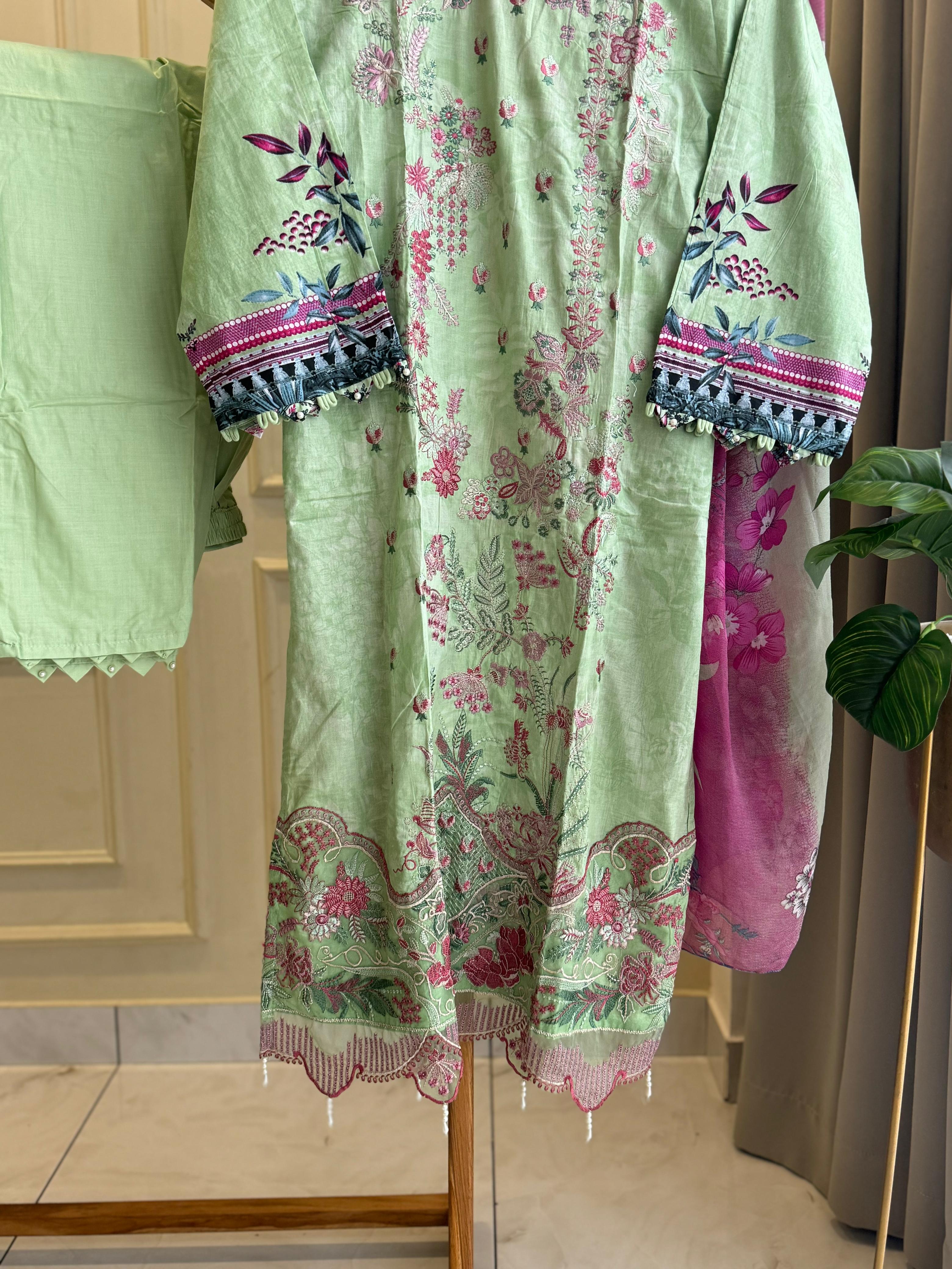 Floral Embroidered Pakistani Suit-2