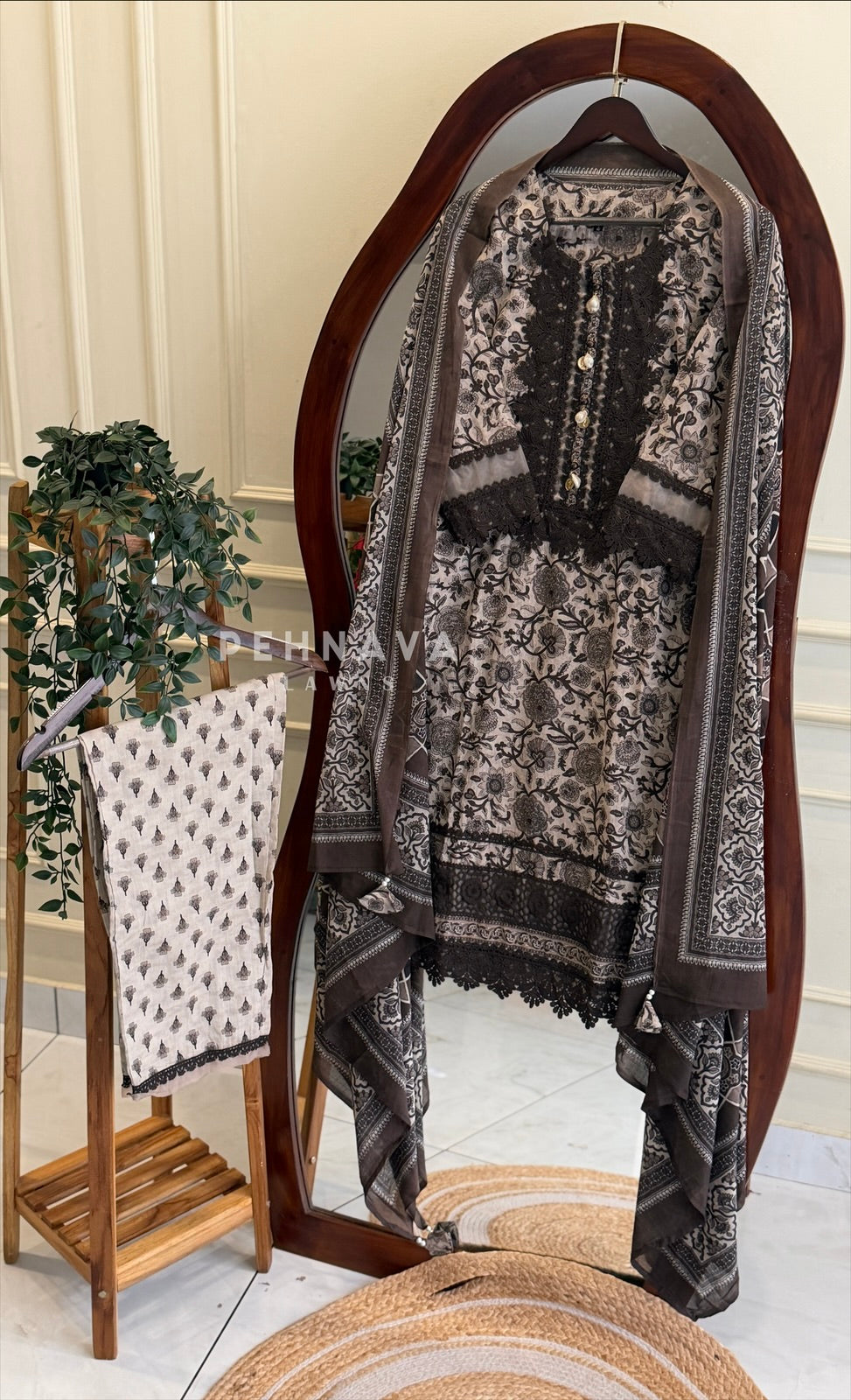 Lace Trimmed Printed Suit Set