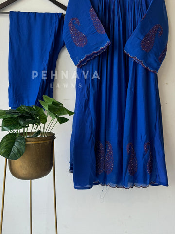 Classic Paisley Chanderi Suit [6-8 Dispatching time] - Pehnava Lawns