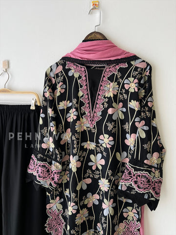 New Floral Embroidery Kurtha Suit