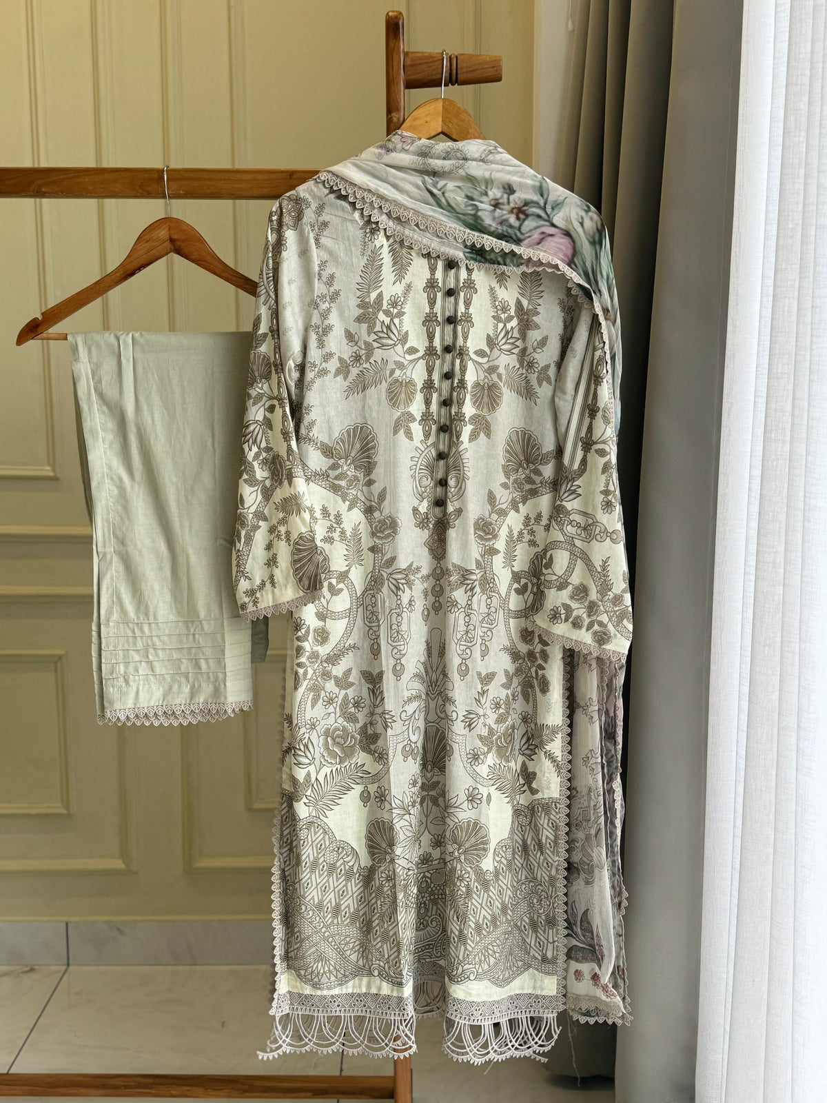 Casual Fit Lawn Suit- 08913