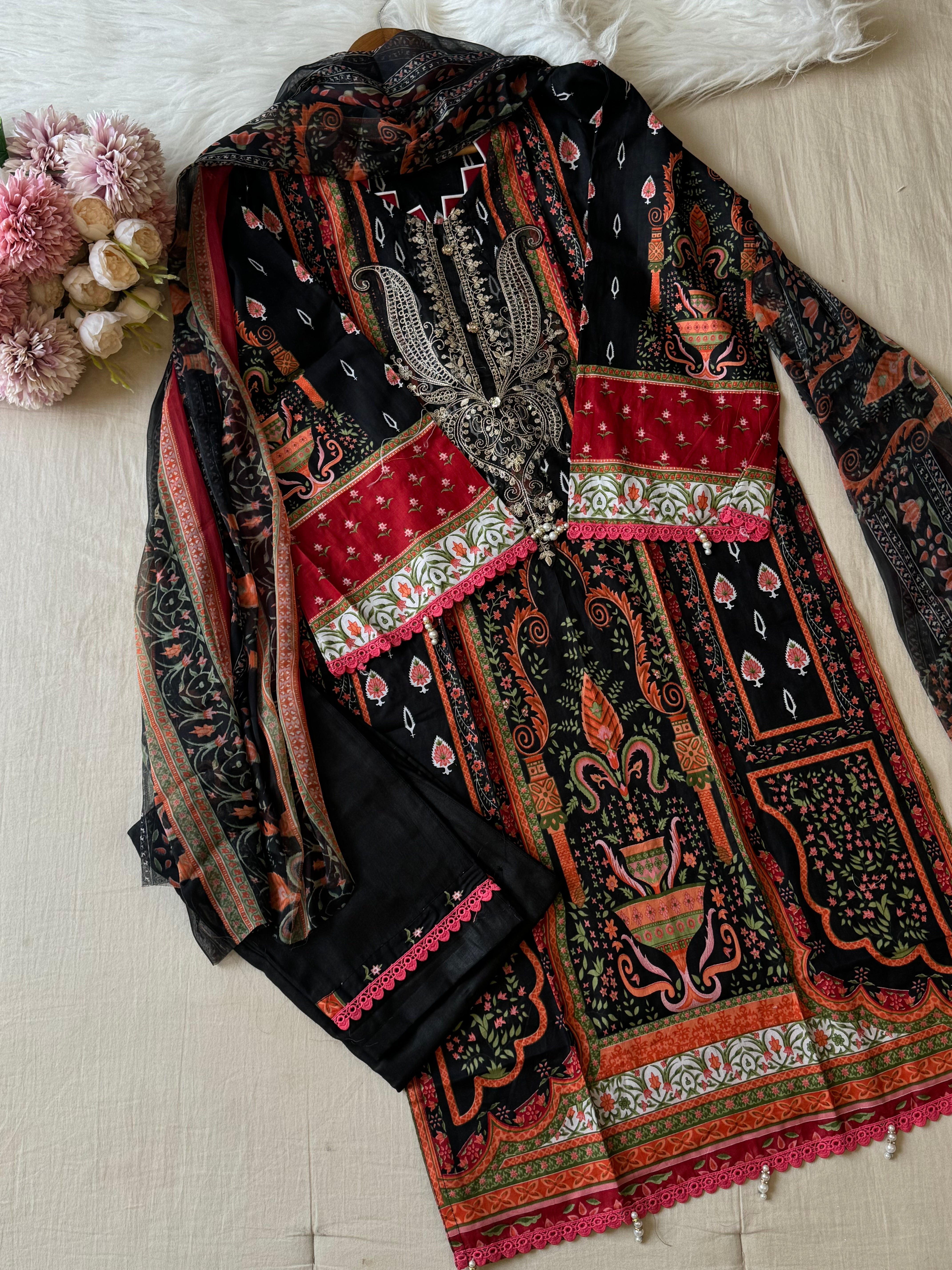 Casual Chic Pakistani Suit-black 1029A