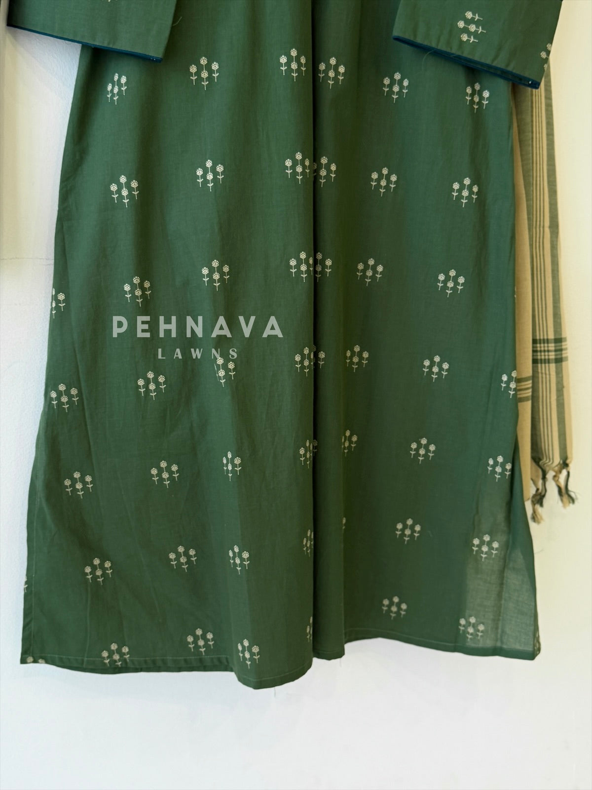 Pin-tuck Embroidered Three Piece Set 520811