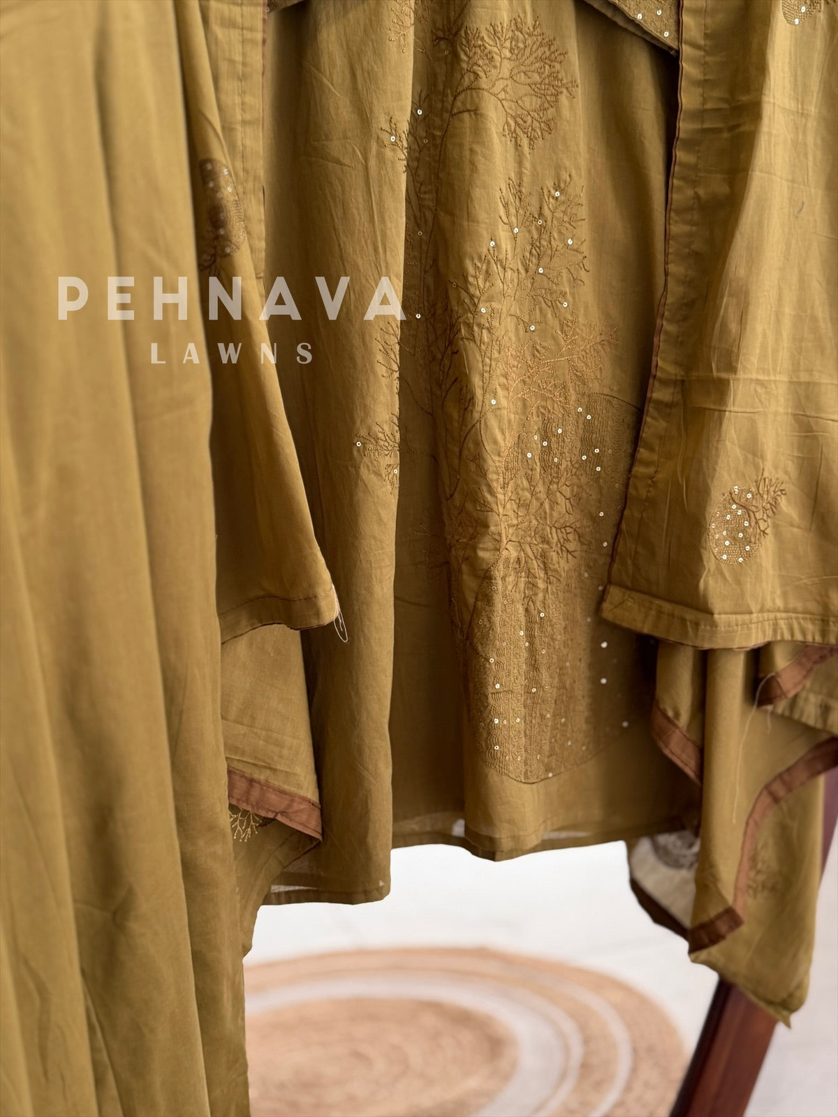 Detailed Embroidered Cotton Three Piece Suit 8116