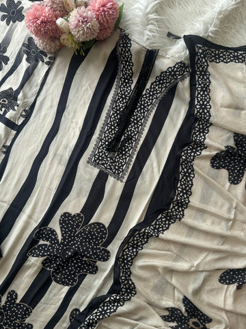Pure muslin suit with handwork detailings