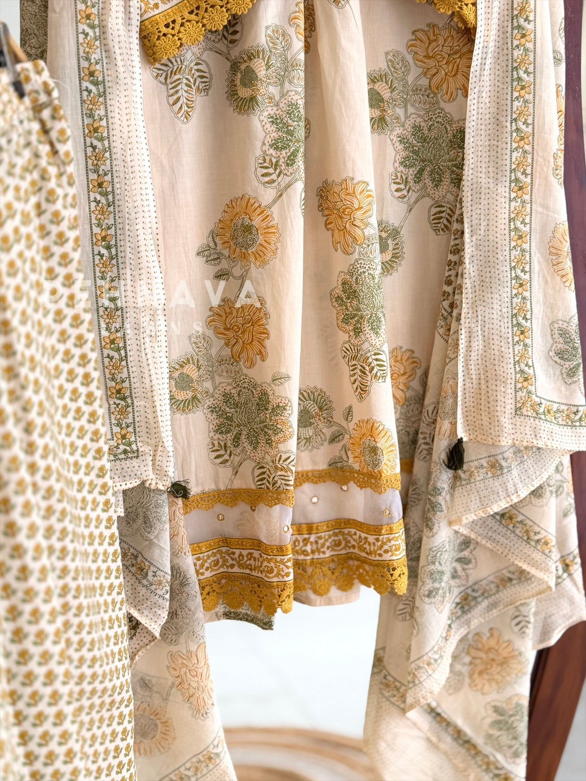 Lace Trim Printed Suit 4561