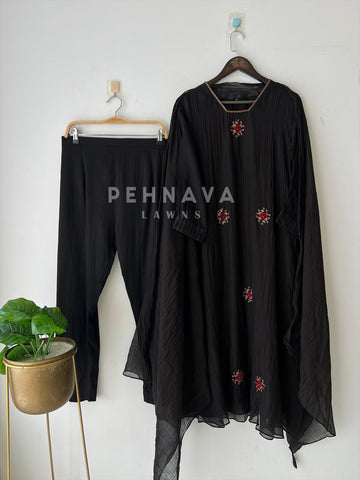 Premium Mul-Chandheri Handworked Suit - Pehnava Lawns