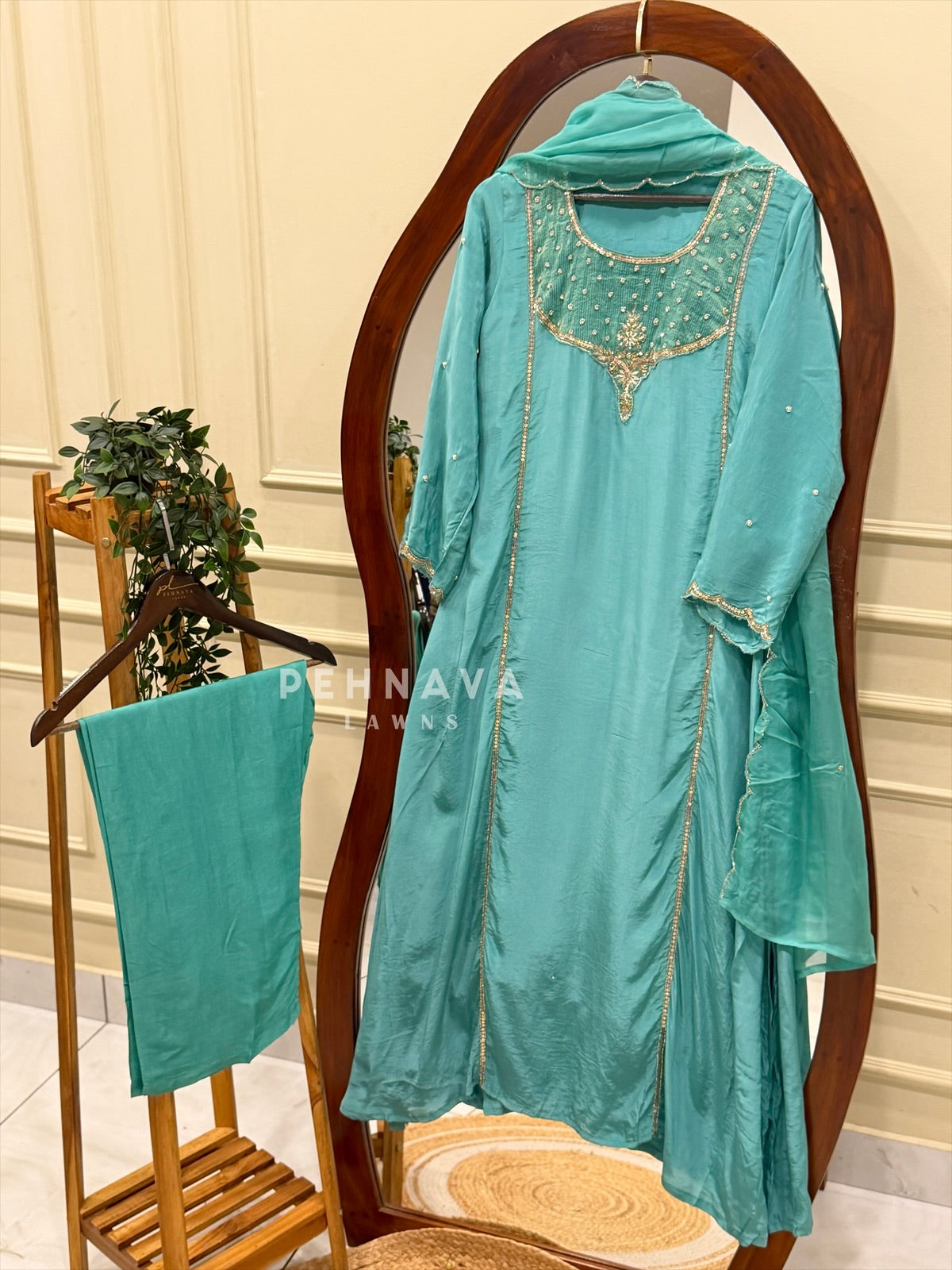 Handworked Tissue Yoke Detailed Ensemble