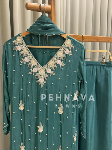 Classic Handcrafted Kurta Set - Pehnava Lawns