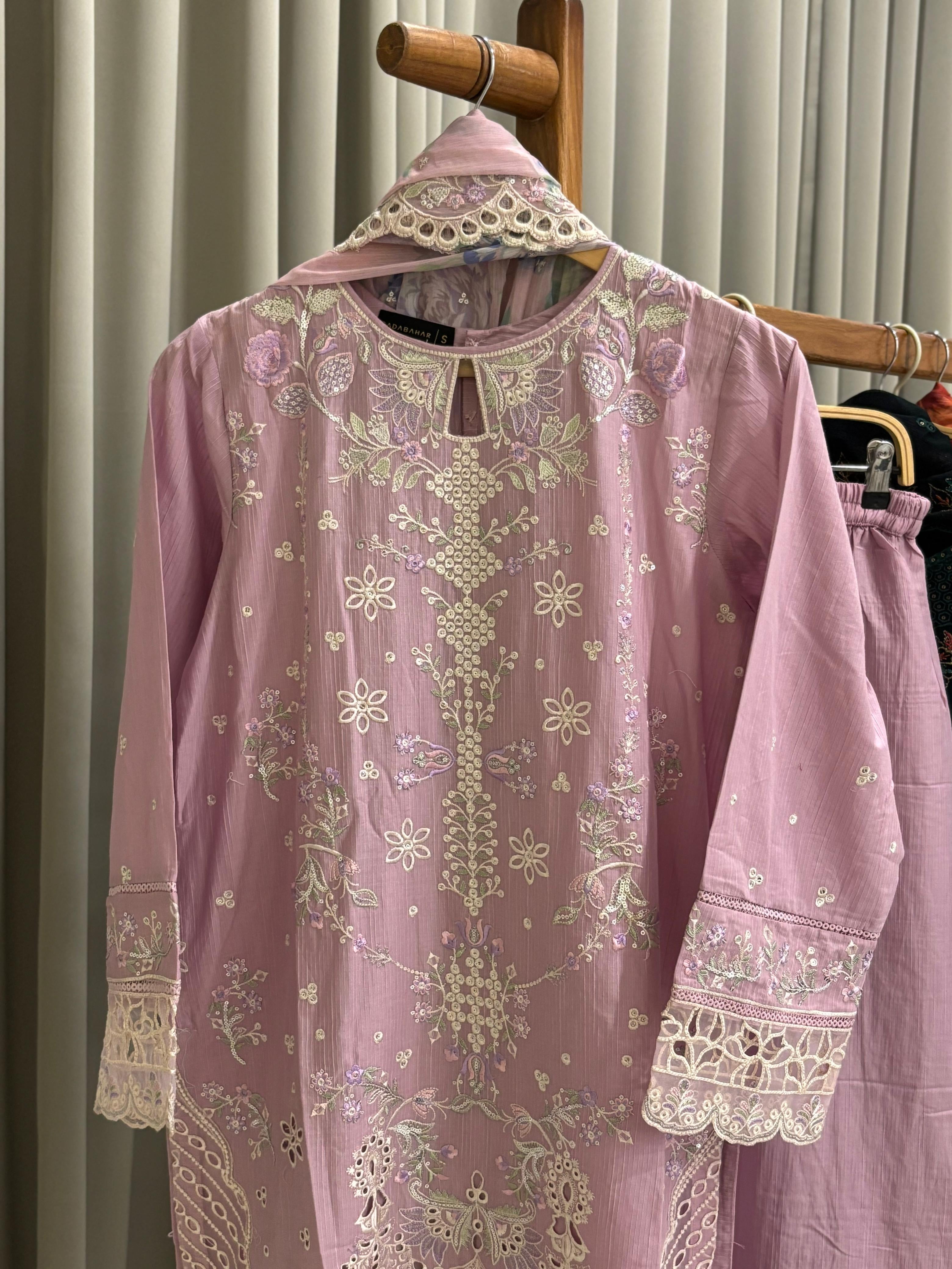 Luxurious Trendy Pure lawn Suit-0921