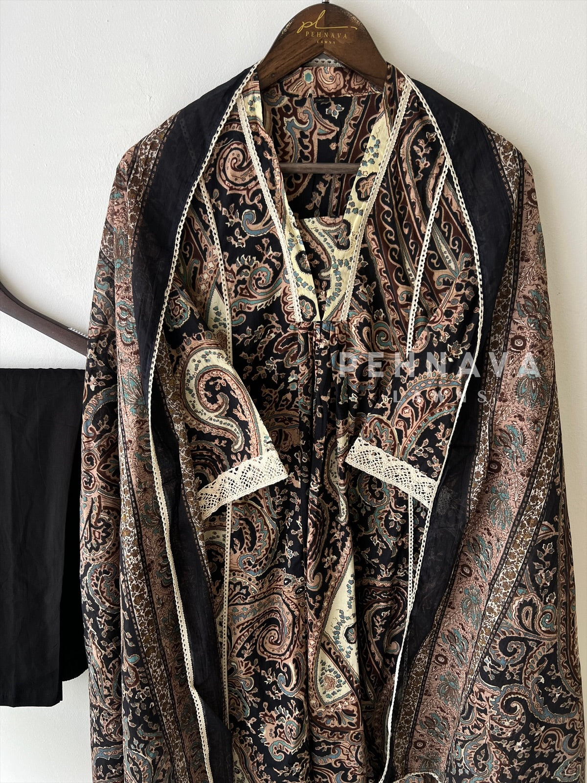 V-Neck Paisley Pattern Suit-4014