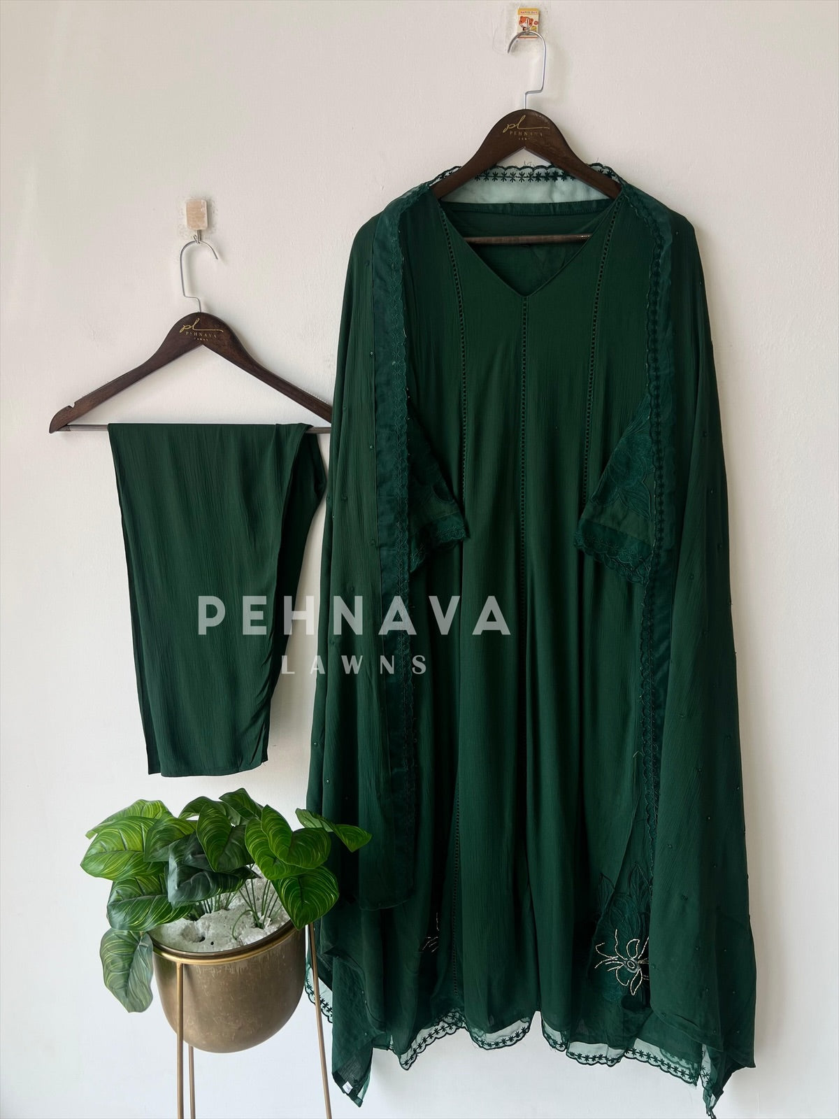 Lace Detail Crinkled Rayon Suit