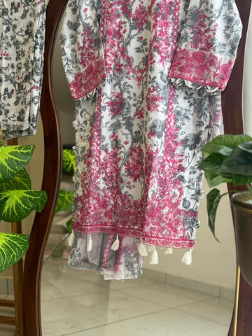 Traditional Embroidery Detailed Suit-7