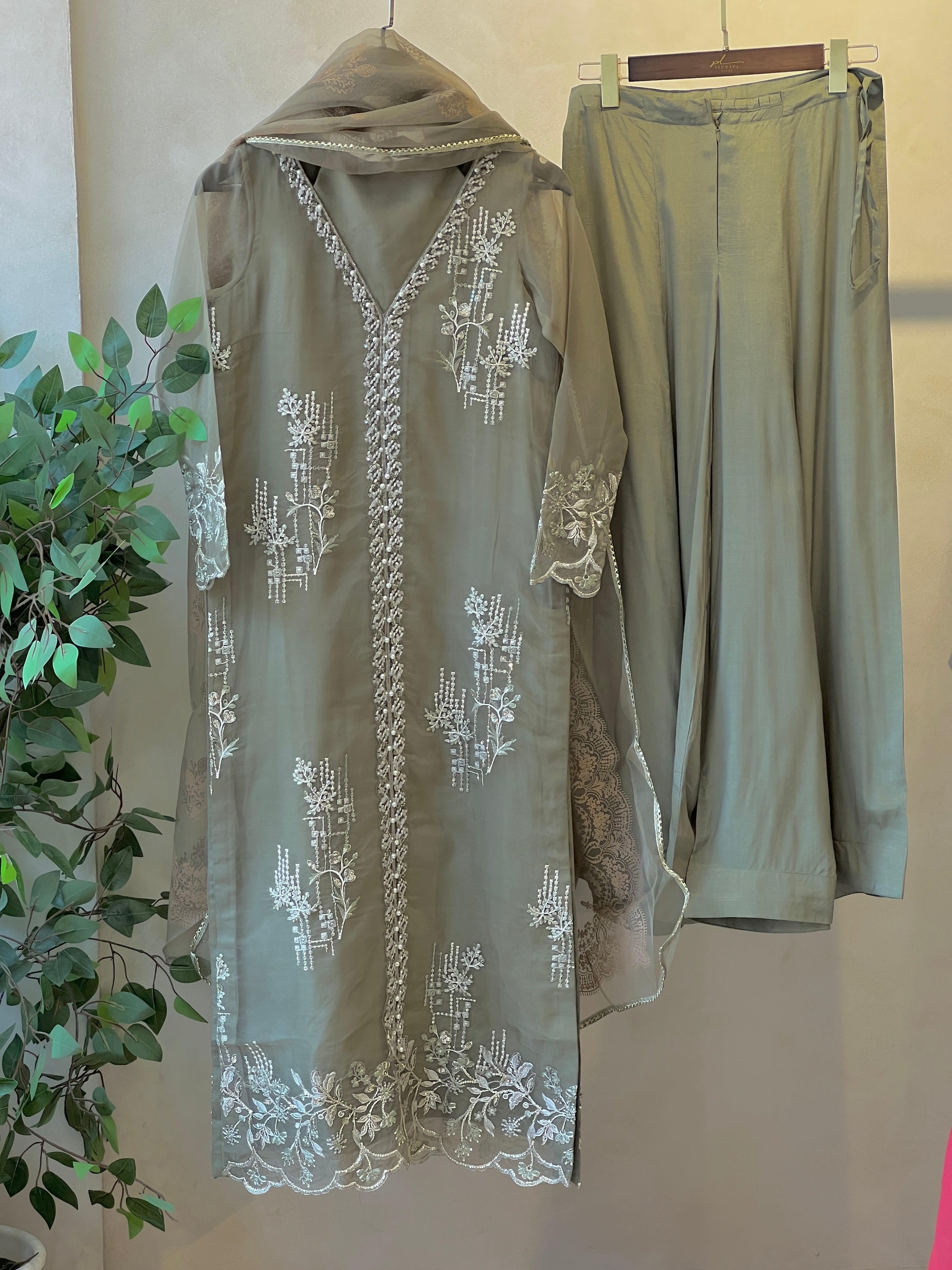 Azzal luxurious organza suit -AINA - Pehnava Lawns