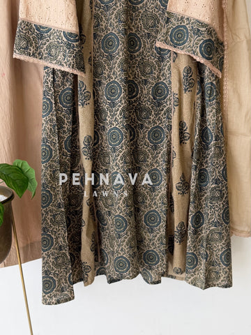 Panelled Three-Piece Suit 13104