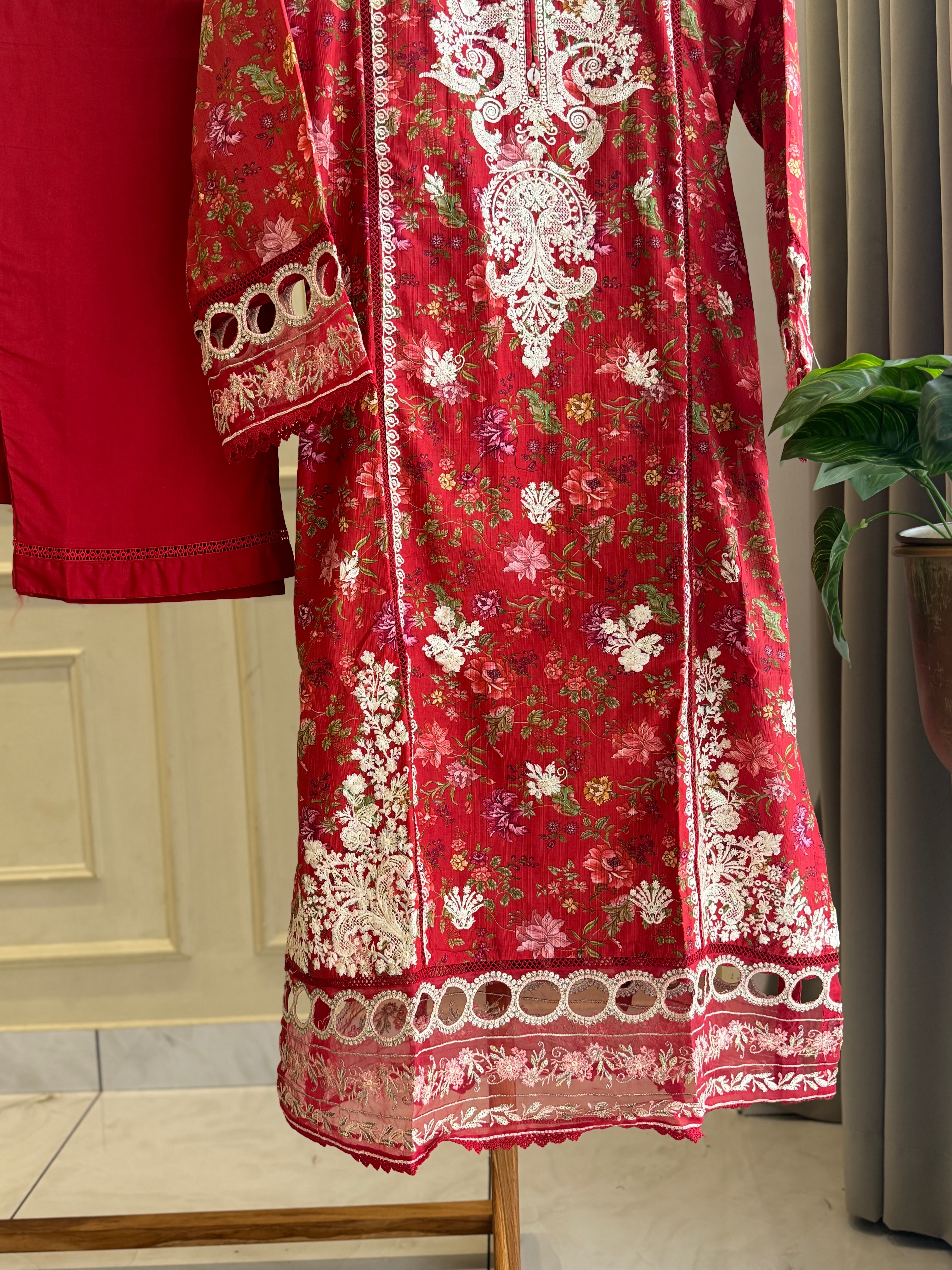 Premium Hand Embroidery Lawn Suit-9