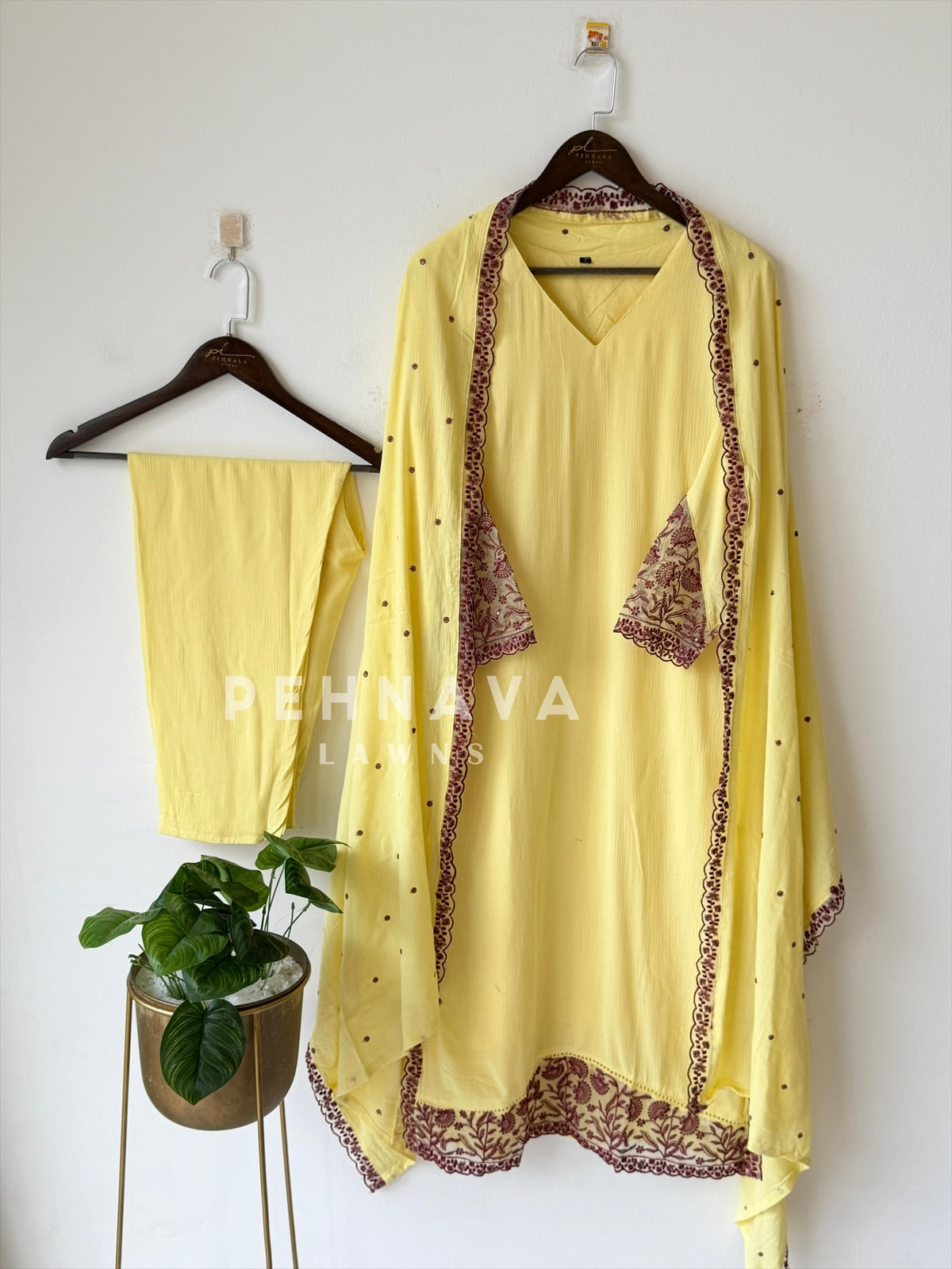 Lace‑Trimmed Embroidered Ensemble-16344