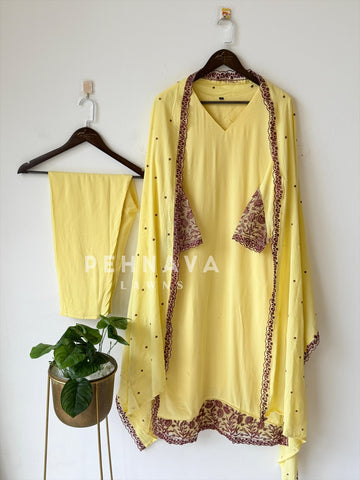 Lace‑Trimmed Embroidered Ensemble-16344