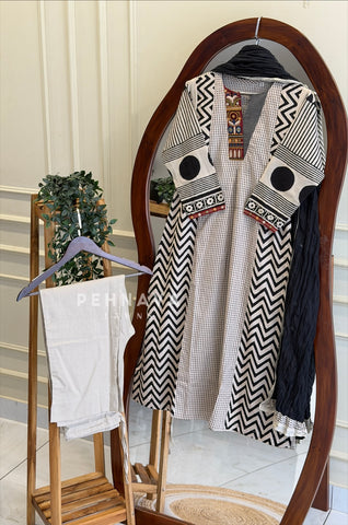 Neck Embellished Cotton Suit Set-13211