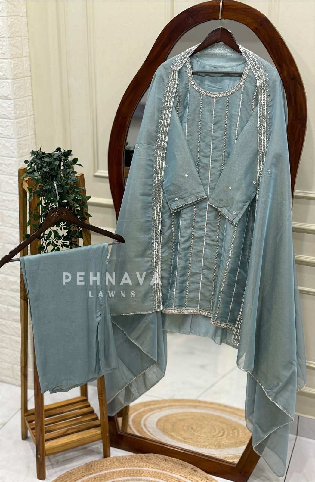 Tissue Handworked Stitched Suit-322