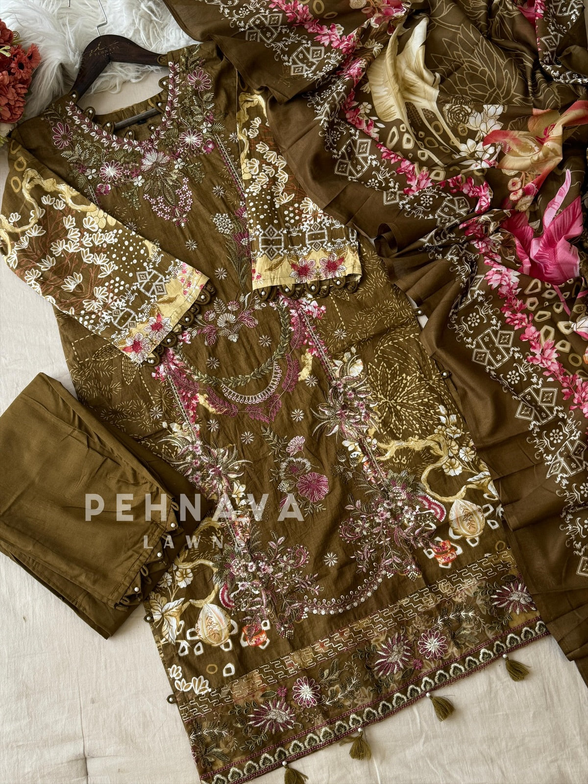 Floral Embroidered Cotton Suit-4107 - Pehnava Lawns