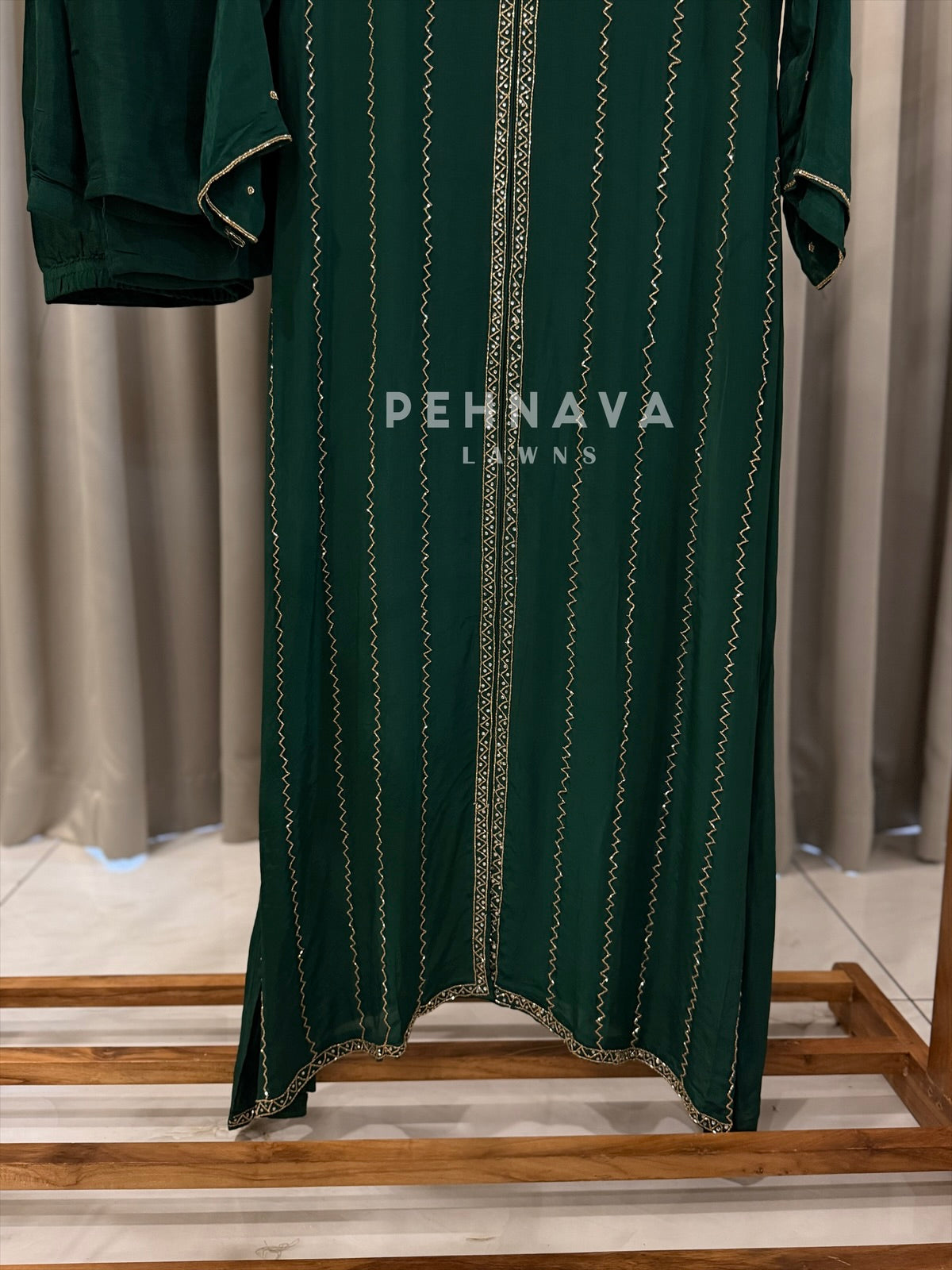 Premium Crepe Zigzag Ensemble - Pehnava Lawns