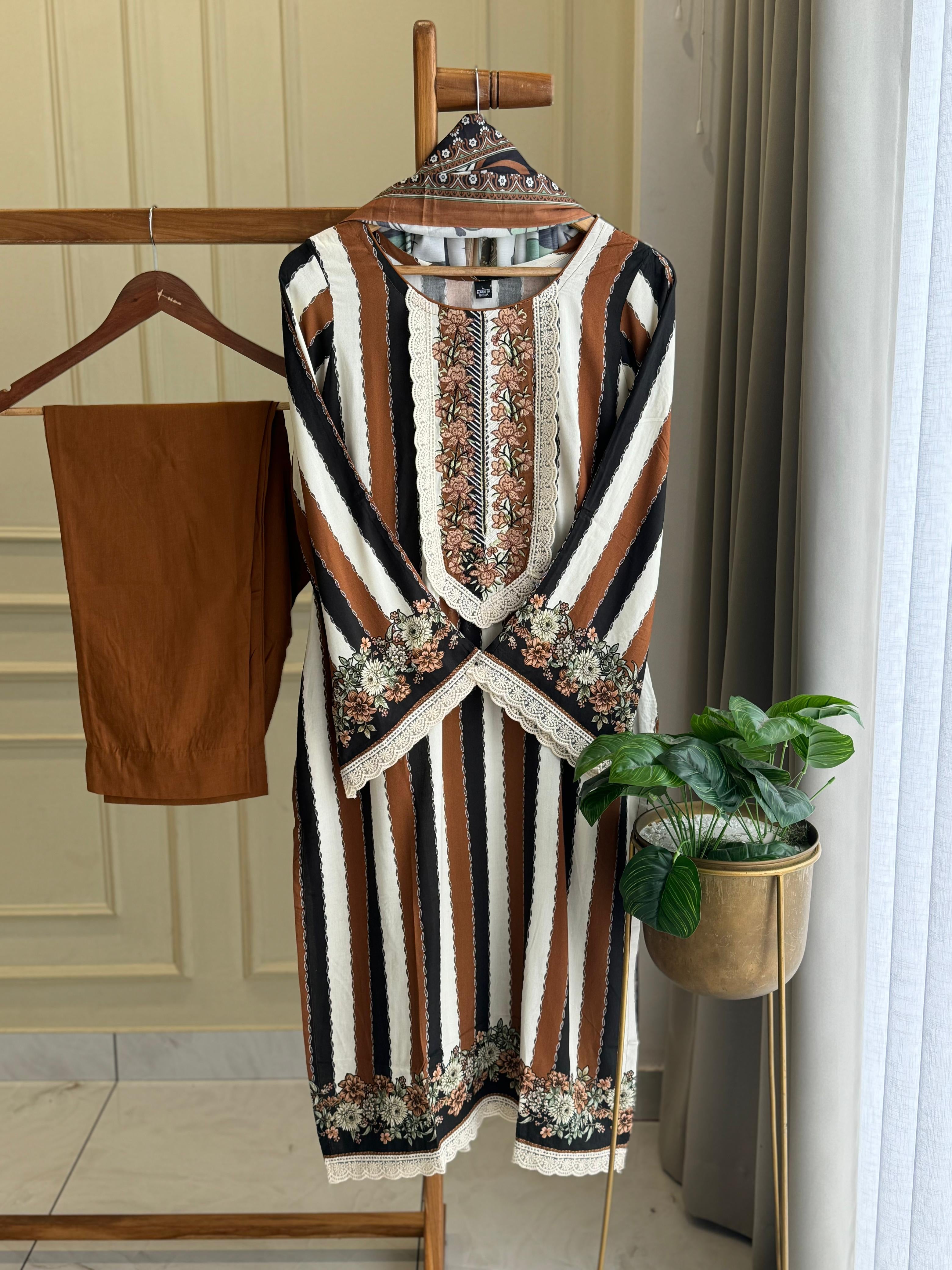 Striped Paksuit with Floral Accents Az0