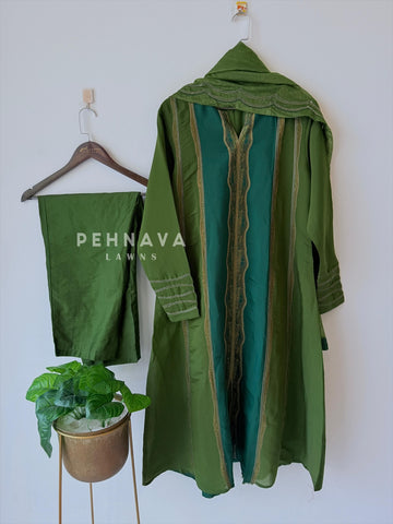 Straight Panel Embroidered Suit