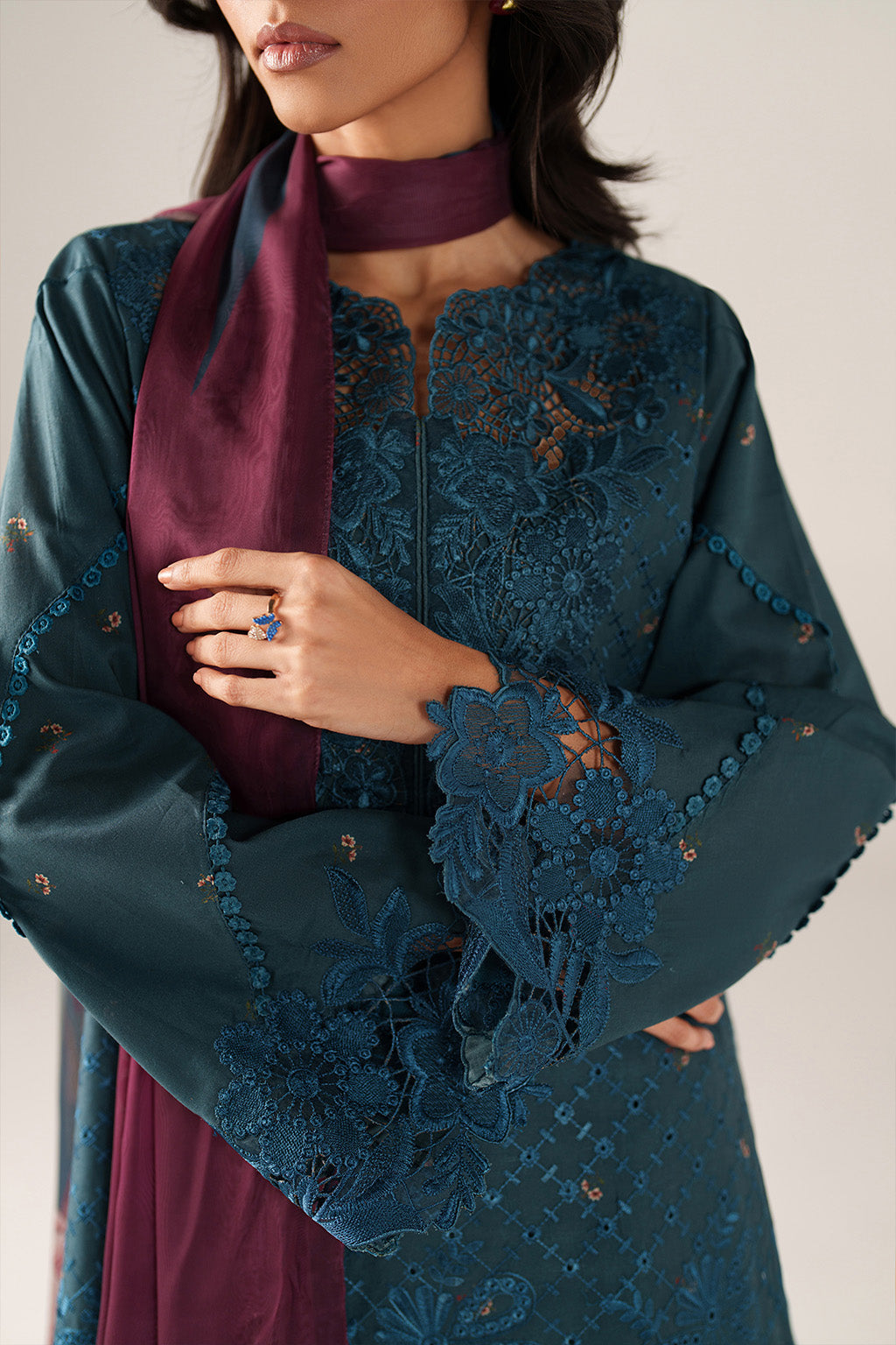 IZNIK Embroidered Printed Lawn SS-10 - Pehnava Lawns
