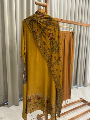 Premium Crepe Handloom Ensemble With Floral Dupata