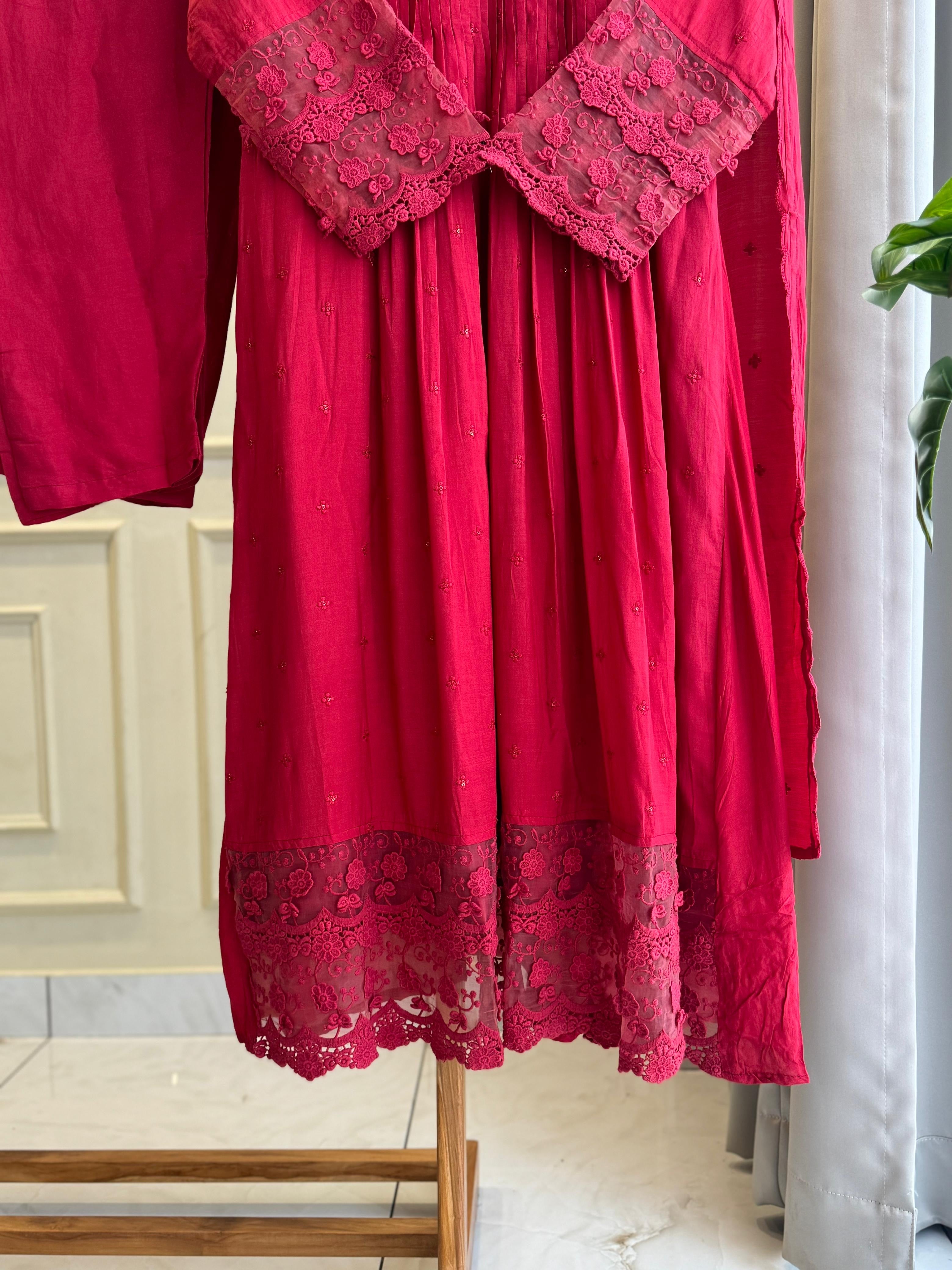 Muslin silk pleated A-line suit