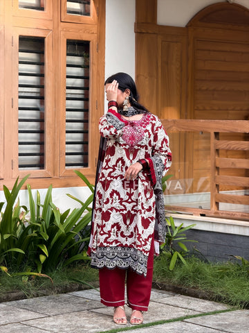 Signature Printed Lawn Unstitched Suit 1557