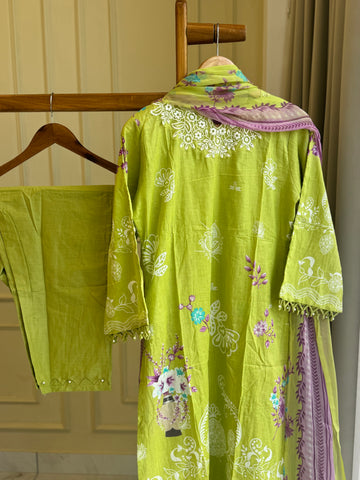 Pure  Cotton suit with embroidered patches and detailings-3