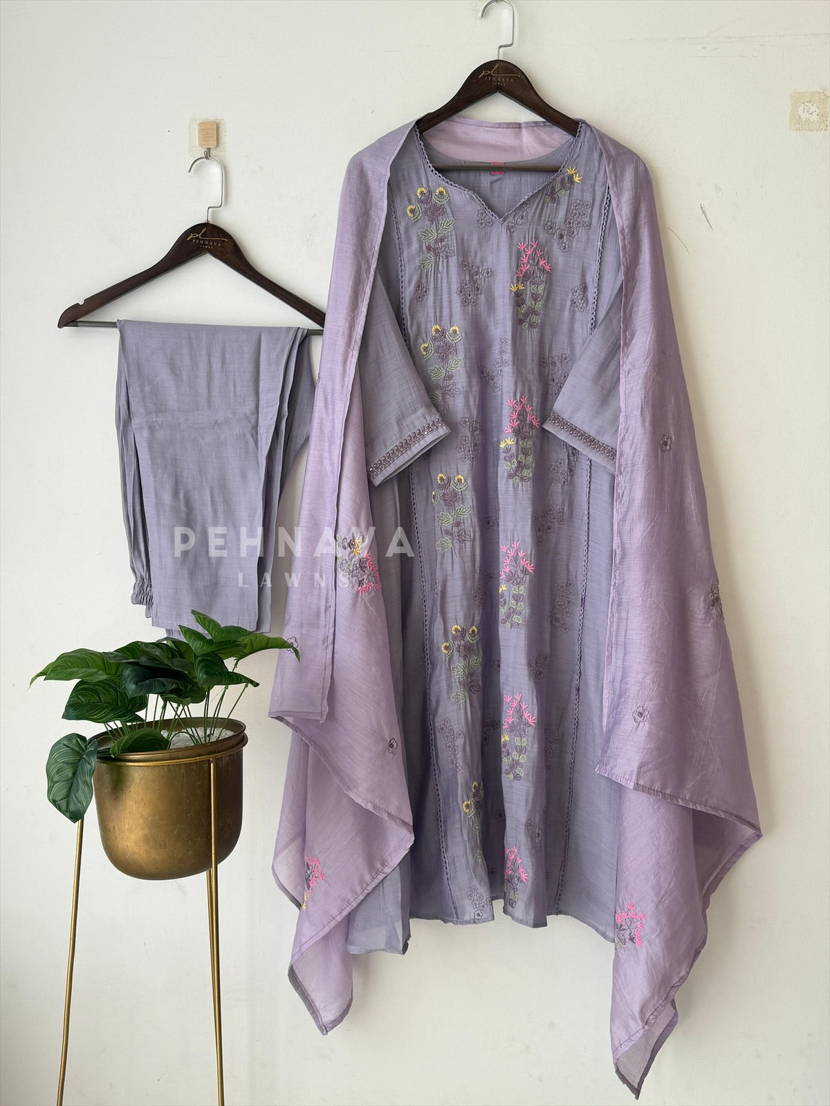 Floral Chanderi Ethnic Suit-3526 - Pehnava Lawns