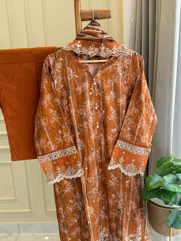 Signature Lawn Suit Featuring Lace Detailings-1