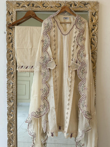 Qalamkar’s Pret Suit-8