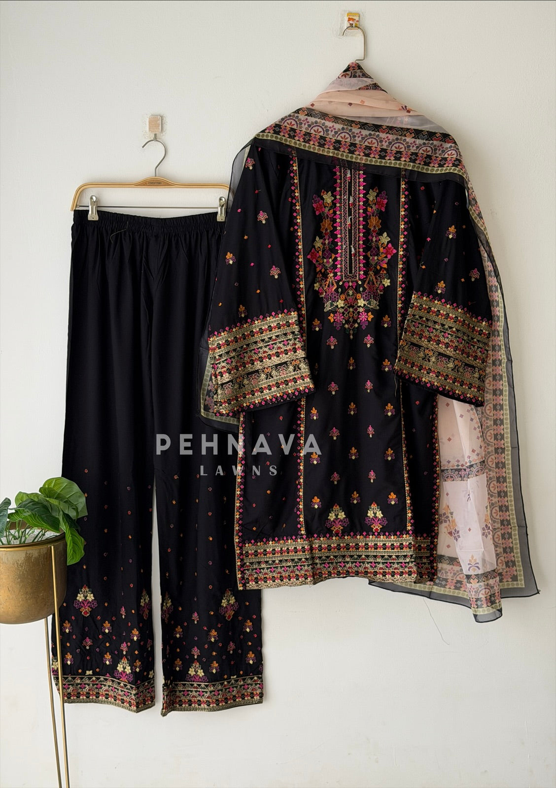 Heavy Floral Embroidered Ensemble T1153