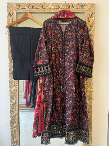 Pure Lawn Suit with embroidered patches and lace detailings-Sd7