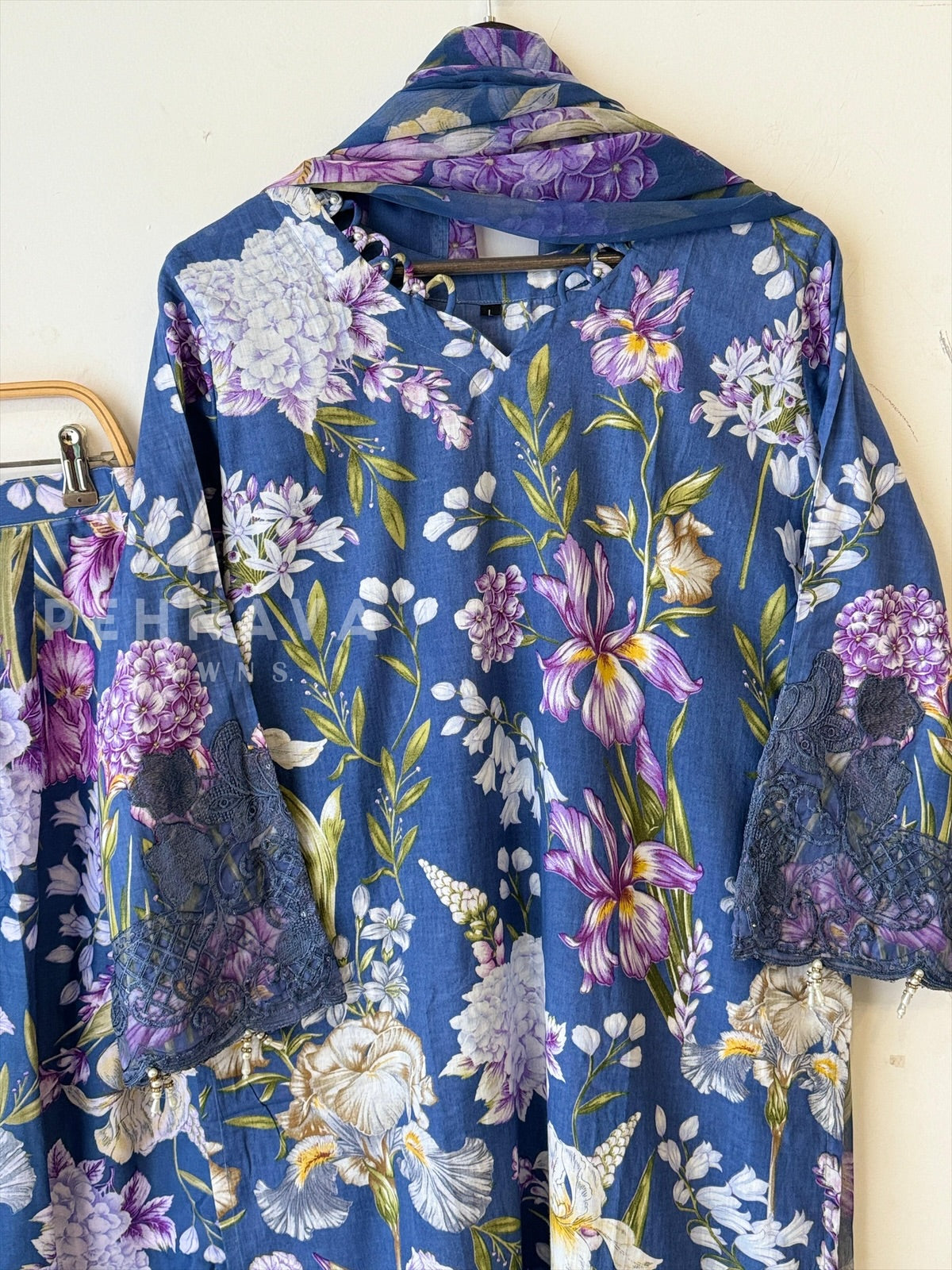 Floral Printed Lawn Suit with Printed Dupatta-Chiffon 1414 - Pehnava Lawns
