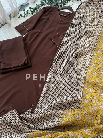 Signature Suit Set - Pehnava Lawns
