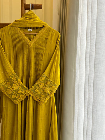 Muslin silk pleated A-line suit